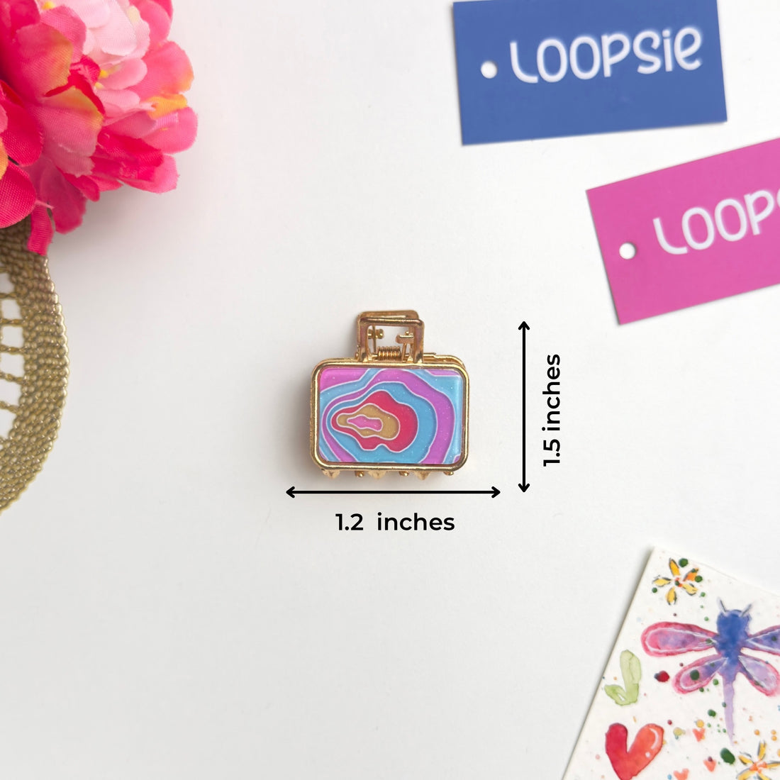 Metallic abstract claw