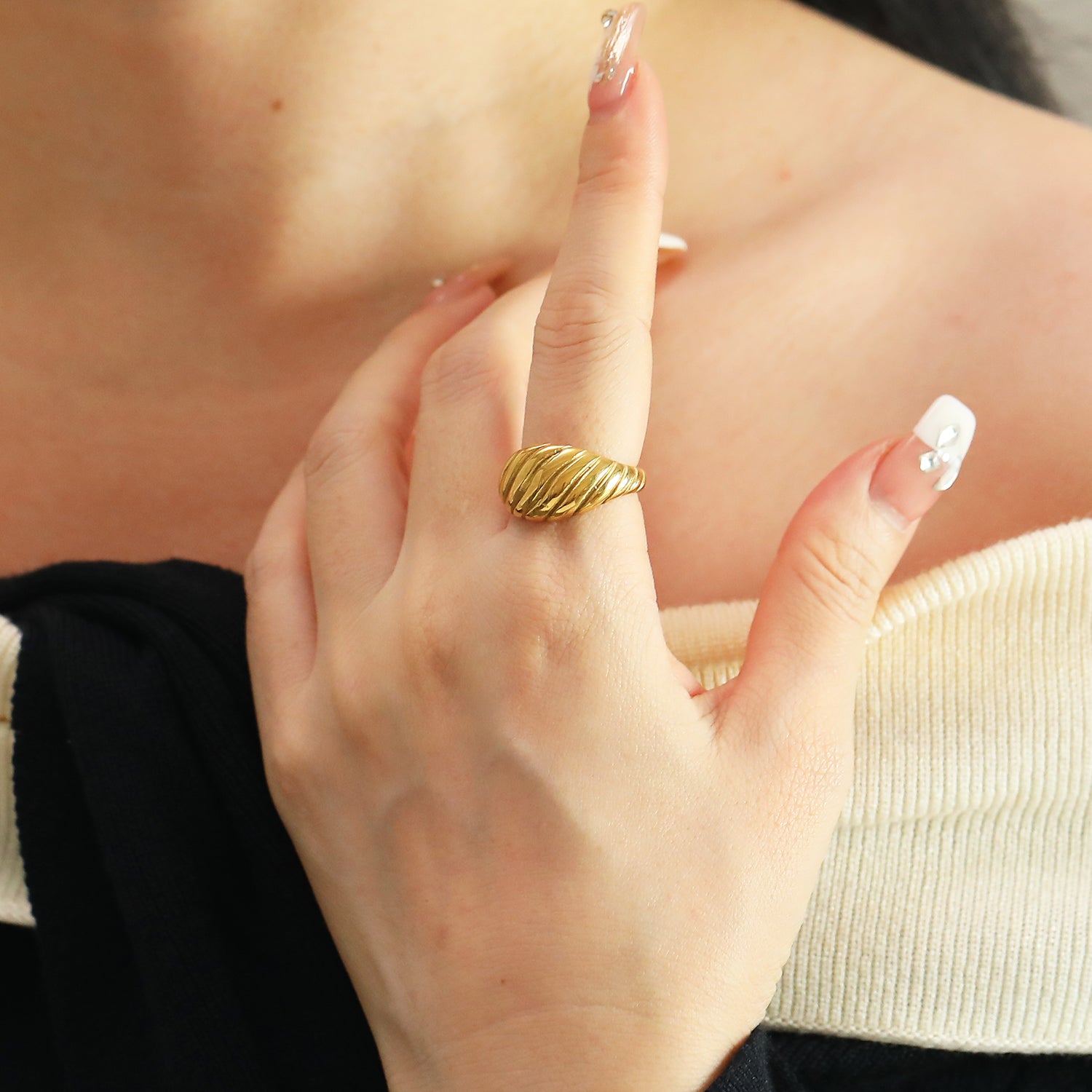 Honey Twist Ring - Loopsie Luxe