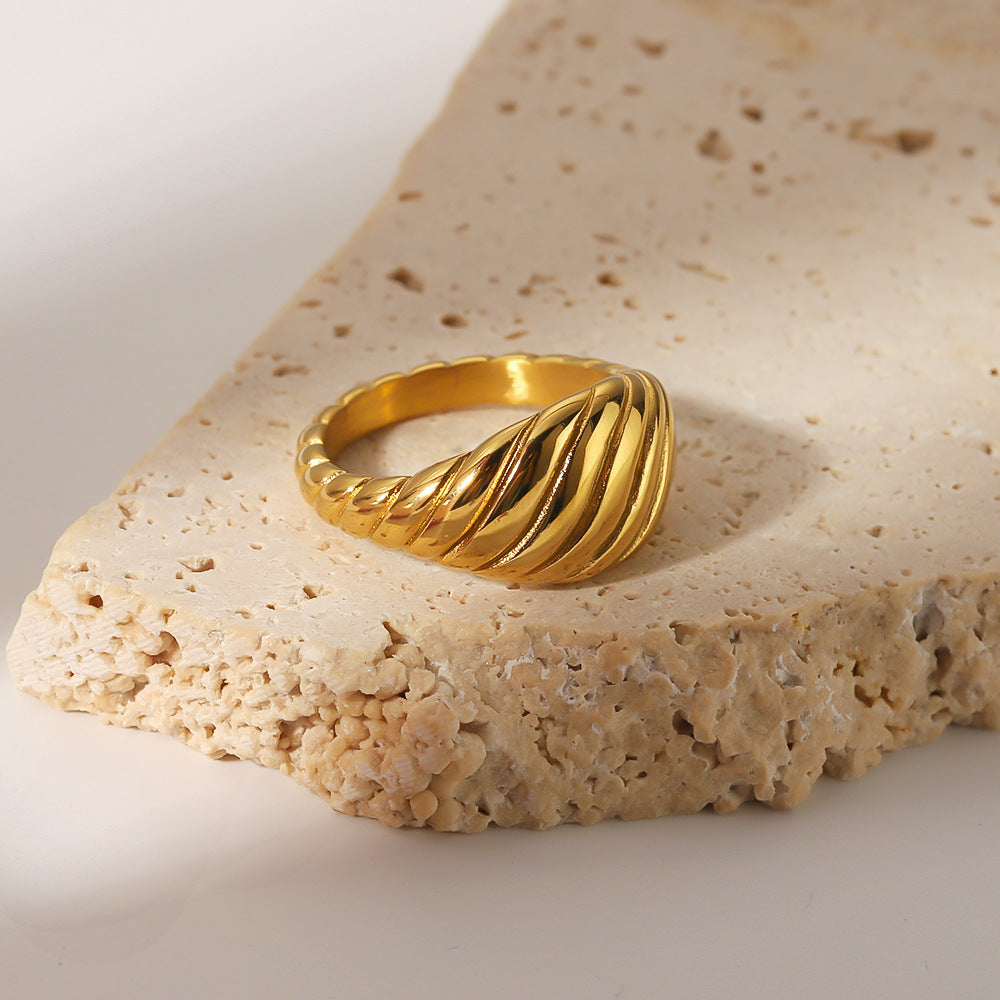 Honey Twist Ring - Loopsie Luxe