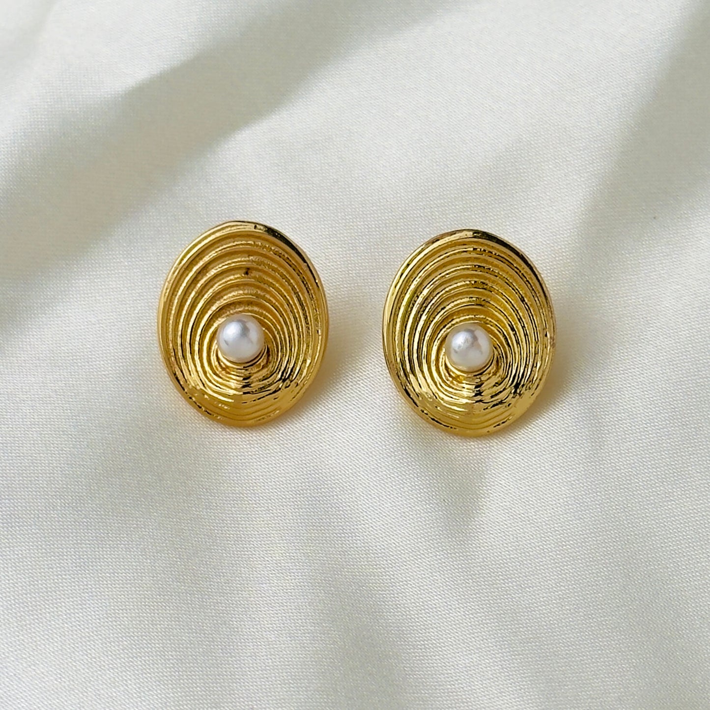 Opéra Luxe Studs