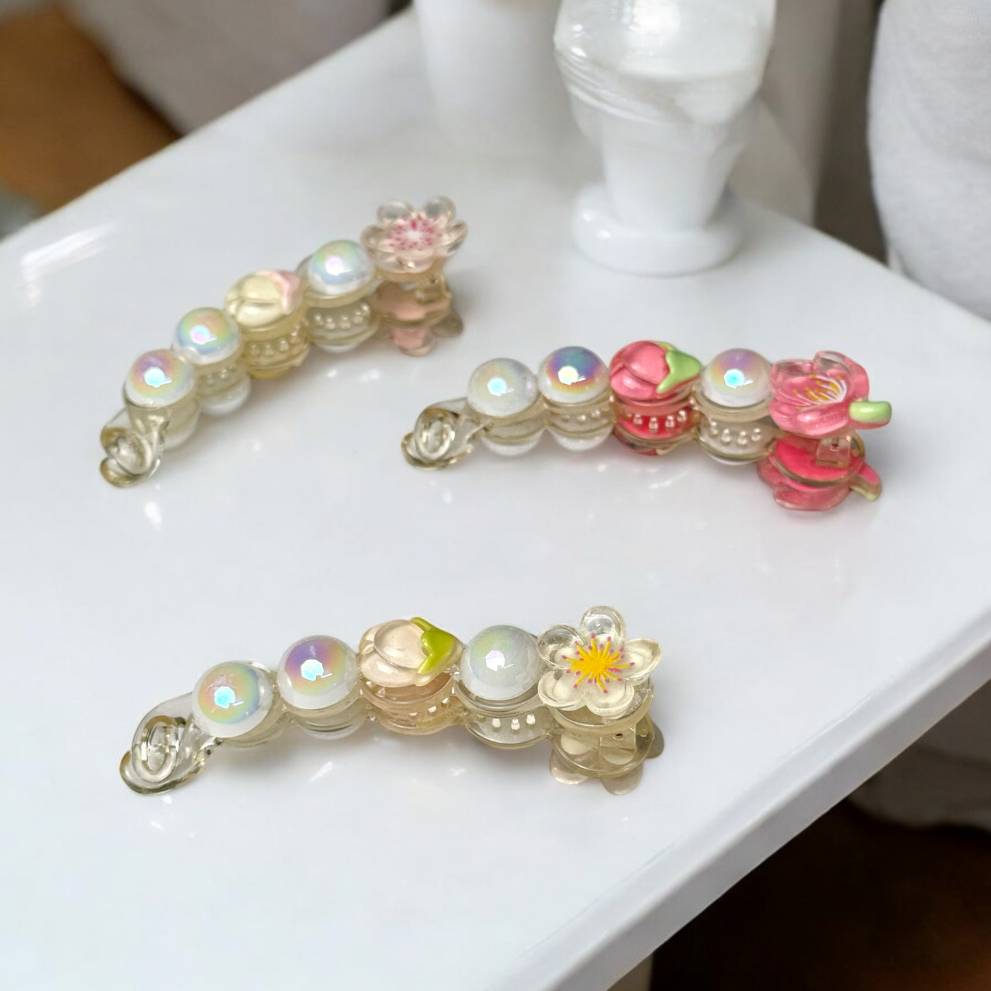 Petal Pearl Claw – Aesthetic Floral Hair Clip with Pearls - 1 Piece