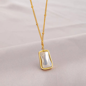 Mira Pearl Necklace